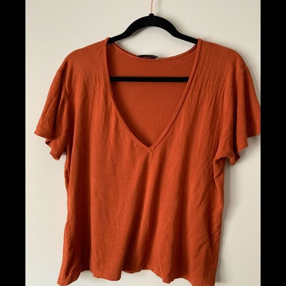 Flynn Skye brick/burnt orange color short-sleeved deep v-neck top, size Small - Picture 3 of 6